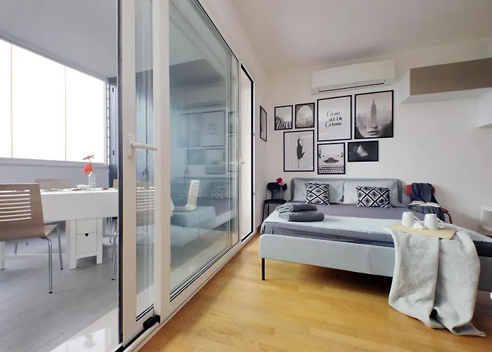 Apartment Annasoles Flat By Domusdimore *