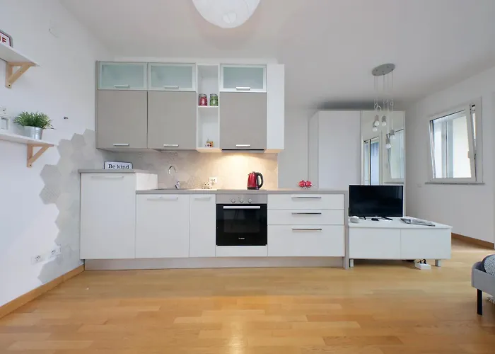 Annasoles Flat By Domusdimore Appartement